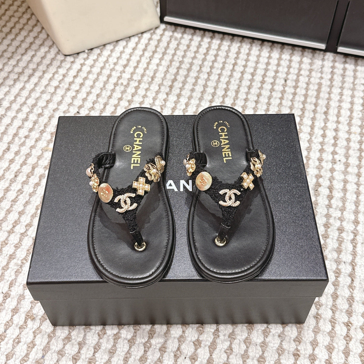 CHANEL 26S FLIP-FLOPS IN BLACK CALFSKIN