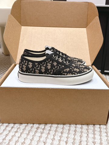 DIOR 26S SALTWIND SNEAKER IN BROWN BLACK FABRIC