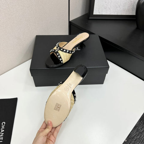 CC HIGH HEEL 25S 50 MM IN BEIGE RAFFIA AND BLACK CALFSKIN WITH CRYSTALS