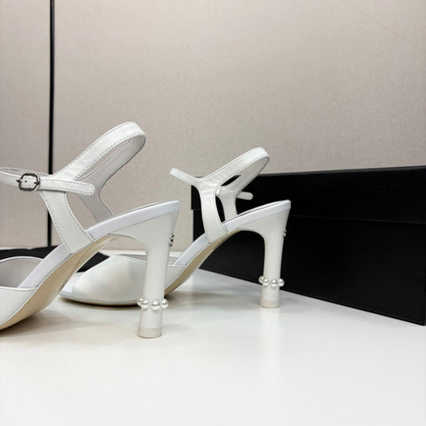 CC HIGH SANDAL 25S 80 MM IN WHITE CALFSKIN WITH PEARL DETAILS