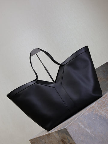 YSL 25S Y TOTE 50 IN BLACK CALFSKIN GOLD HARDWRE