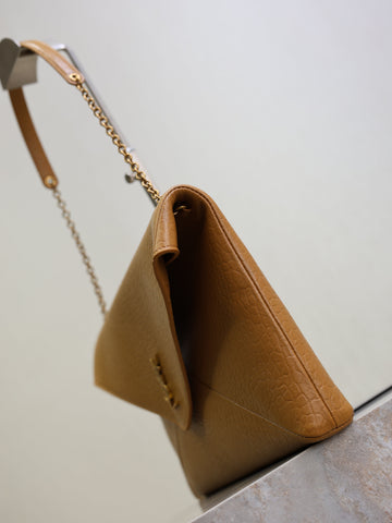 YSL 25S CASSANDRE ENVELOPE MESSENGER 35 IN GOLDEN BROWN LAMBSKIN GOLD HARDWARE