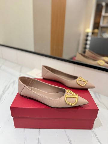 VALENTINO 26S BALLET FLATS IN NUDE GRAINED CALFSKIN WITH GOLD HARDWARE