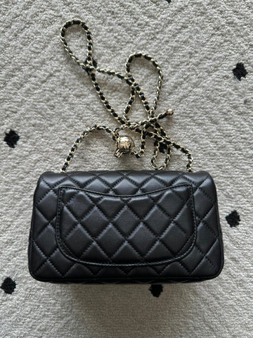 CHANEL 25S CLASSIC FLAP BAG MINI 20 IN BLACK LAMBSKIN WITH GOLD HARDWARE