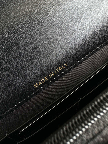 CHANEL 25S CLASSIC WALLET ON CHAIN 19 IN BLACK LAMBSKIN WITH GOLD HARDWARE