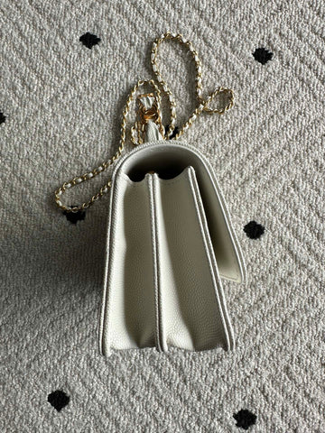 CHANEL 25S CLASSIC WALLET ON CHAIN 19 IN WHITE LAMBSKIN WITH GOLD HARDWARE