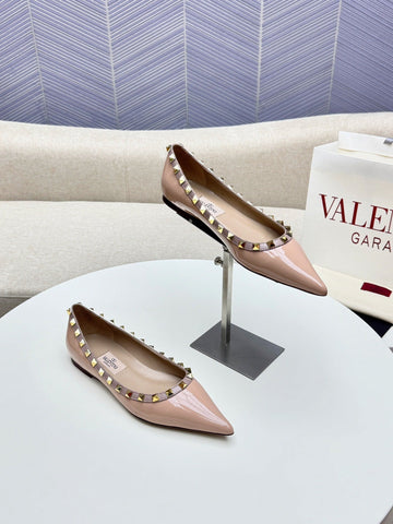 ROCKSTUD FLAT PUMP IN NUDE TAN CALFSKIN