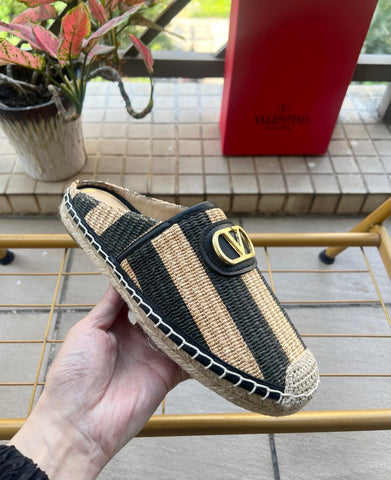 VALENTINO 26S ESPADRILLE MULES IN BLACK AND BEIGE RAFFIA