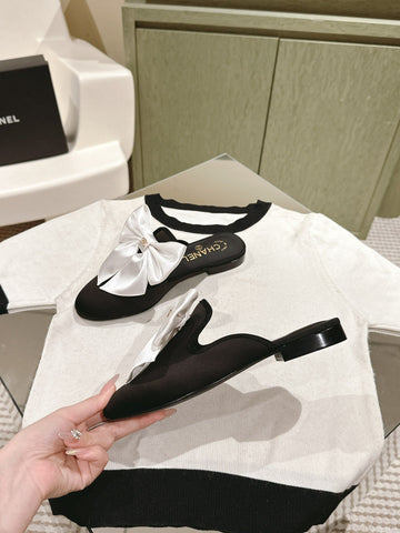 CC MULE WITH SILK WHITE BOW AND BLACK LAMBSKIN