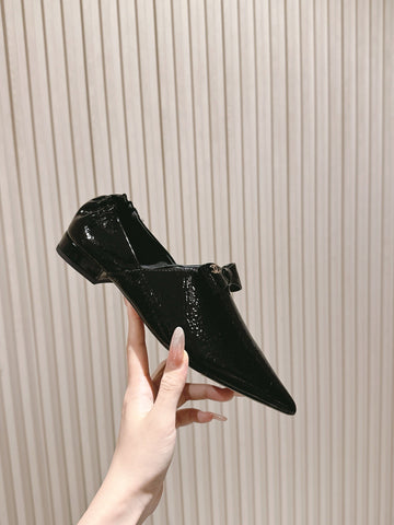 CC FLATS 25S IN BLACK PATENT LEATHER