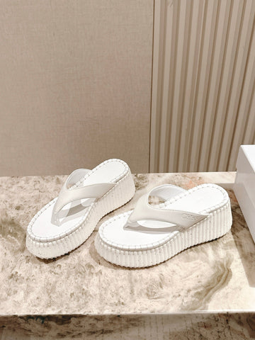CHLOÉ 26S PLATFORM FLIP-FLOPS IN WHITE LAMBSKIN