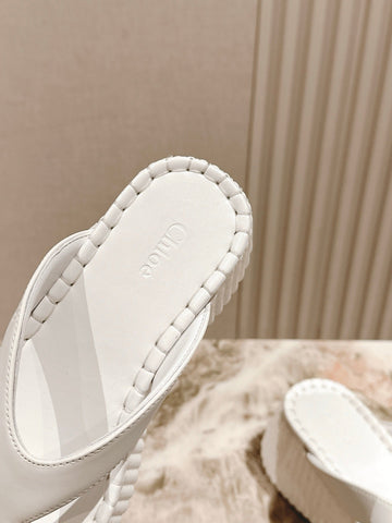 CHLOÉ 26S PLATFORM FLIP-FLOPS IN WHITE LAMBSKIN