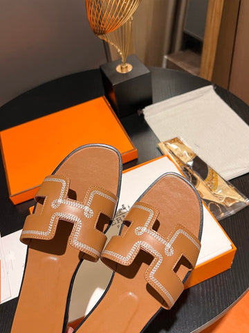 0RAN SANDAL Calfskin Sandstone