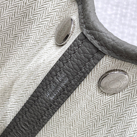 GARDEN PARTY 23CM IN GREY CALFSKIN