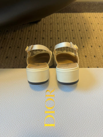 DIOR 26S OPEN BACK SANDALS IN CREAM WHITE CALFSKIN WITH PEARL BOW