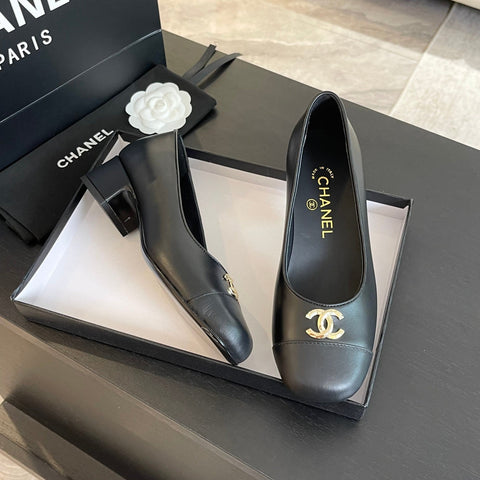 CC PUMP BLACK CALFSKIN