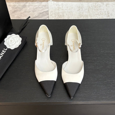 BLOCK HEEL SLINGBACKS IN WHITE MIX BLACK SILK FABRIC