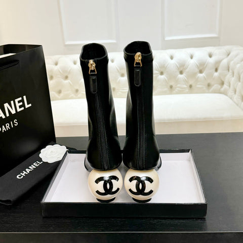 CC PEARL BOOTS 65MM IN BLACK CALFSKIN