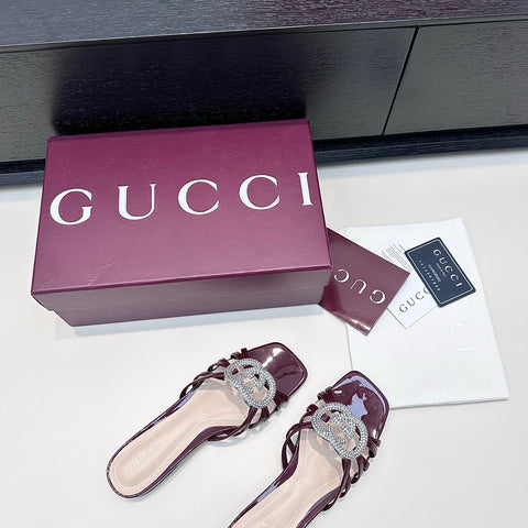 GUCCI 26S FLAT SLIDES IN DARK RED CALFSKIN WITH CRYSTAL