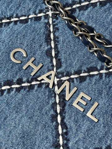 CC MEDIUM 37 CROSSBODY BAG IN BLUE DENIM WITH CHAIN