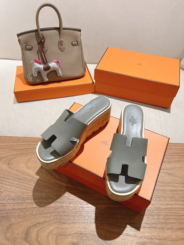 HM 25S HIGH WEDGE SANDALS IN LIGHT GREY LAMBSKIN STYLE 9