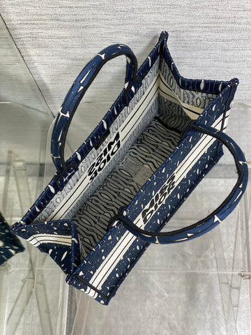 MISS MEDIUM TOTE 36 IN WHITE MIX DEEP COVE BLUE CANVAS