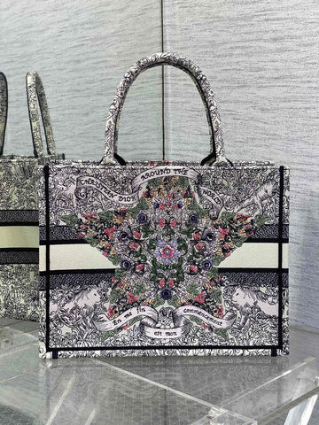 MEIDUM 36 BOOK TOTE IN COLORFUL CANVAS 226290