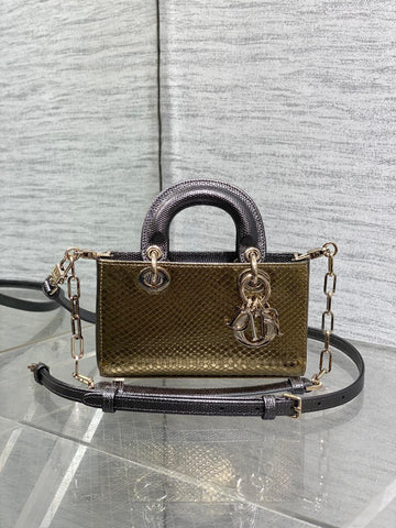 MEDIUM 16 LADY BAG IN GOLD METALLIC LAMBSKIN