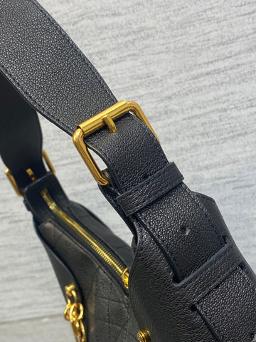 DIOR 25S SMALL VOYAGE BAG 23 IN BLACK FLAT MACROCANNAGE GRAINED CALFSKIN