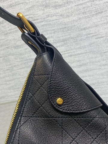 DIOR 25S MEDIUM VOYAGE BAG 28 IN BLACK FLAT MACROCANNAGE GRAINED CALFSKIN