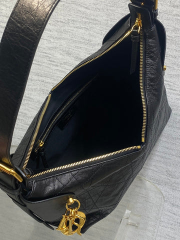 DIOR 25S MEDIUM VOYAGE BAG 28 IN BLACK FLAT MACROCANNAGE GRAINED GLOSSY CALFSKIN