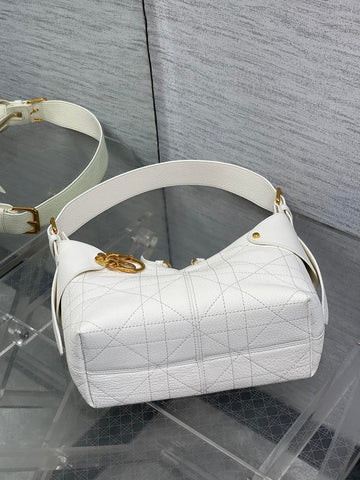 DIOR 25S SMALL VOYAGE BAG 23 IN IVORY FLAT MACROCANNAGE GRAINED CALFSKIN