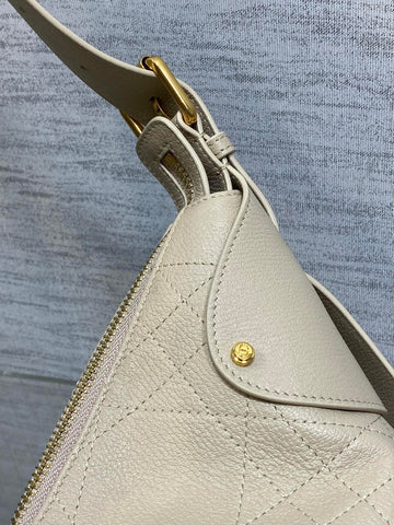 DIOR 25S MEDIUM VOYAGE BAG 28 IN POWDER BEIGE FLAT MACROCANNAGE GRAINED CALFSKIN
