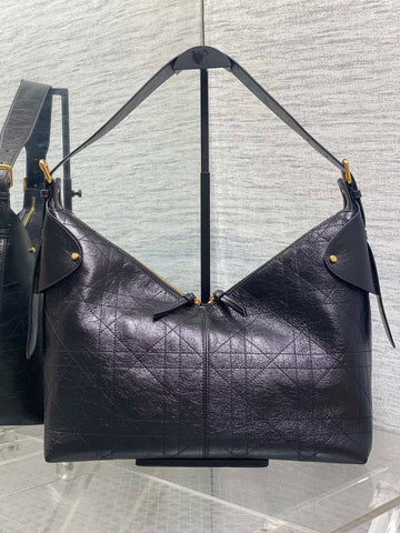 DIOR 25S VOYAGE BAG 34 IN BLACK FLAT MACROCANNAGE GRAINED GLOSSY CALFSKIN