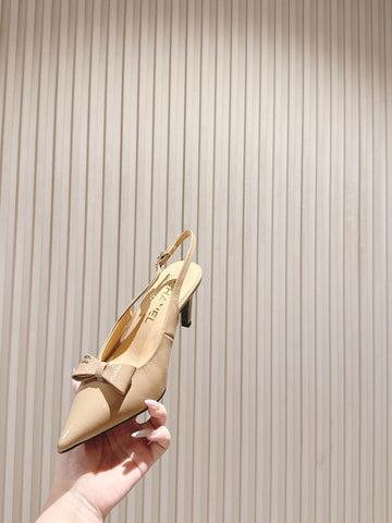 CC HIGH SLINGBACK IN BEIGE LAMBSKIN WITH BOW ATTACHED