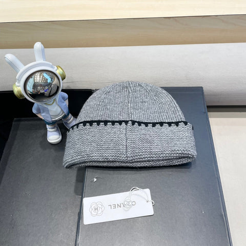 KNIT HAT IN SHADOW GRAY WOOL 424301