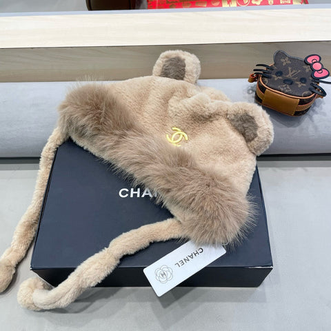 BEANIE HAT IN CAMEL BROWN LAMB FUR 426238