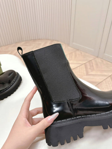 GG CLASSIC MARTIN BOOTS IN BLACK PATENT LEATHER