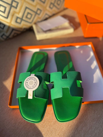 0RAN SANDALS IN SHAMROCK GREEN CALFSKIN