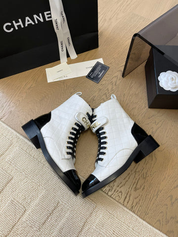 ALPHABET MARTIN BOOTS IN WHITE LAMBSKIN
