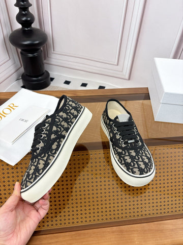 DIOR 26S LOW TOP SNEAKERS 35MM IN BLACK OBLIQUE CANVAS WITH RUBBER SOLE