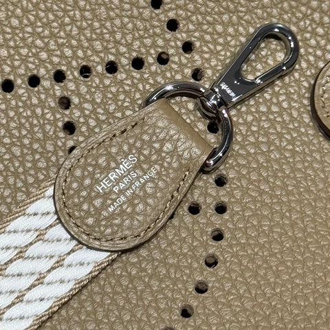 HERMES 25S MINI EVELYNE 18 IN BEIGE MARFA PATTERNED STRAP CALFSKIN SILVER HARDWARE