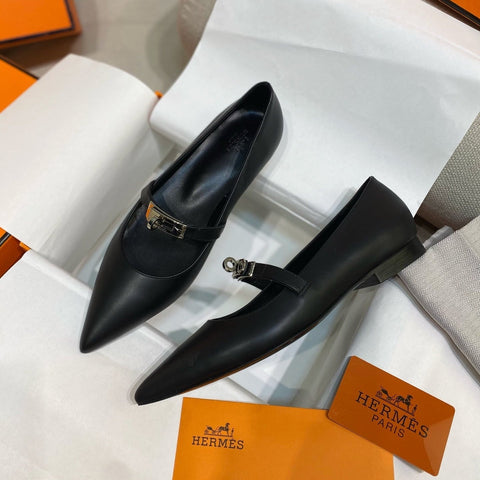HM 26S KELLY BUCKLE MARY JANE POINTED FLATS IN BLACK CALFSKIN