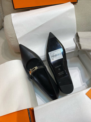 HM 26S KELLY BUCKLE MARY JANE POINTED FLATS IN BLACK CALFSKIN