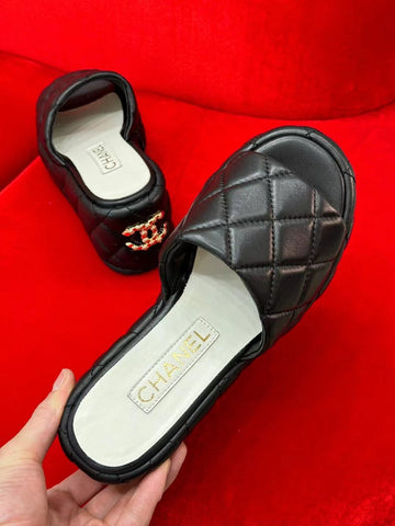 CC WEDGE HEELS BLACK LAMBSKIN