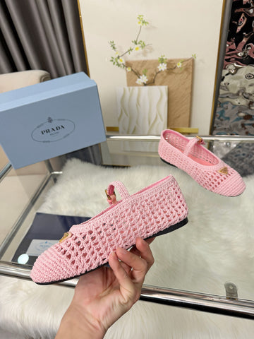 PRADA 26S MARY JANE FLATS IN PINK WOVEN RAFFIA WITH TRIANGLE LOGO