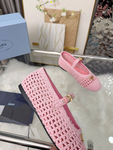 PRADA 26S MARY JANE FLATS IN PINK WOVEN RAFFIA WITH TRIANGLE LOGO