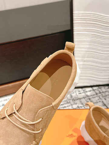 INCREASE SNEAKER IN PEANUT BROWN SUEDE