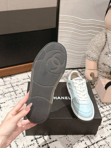 SNEAKER IN BLUE PASTEL HAND-POLISHED CALFSKIN 977829