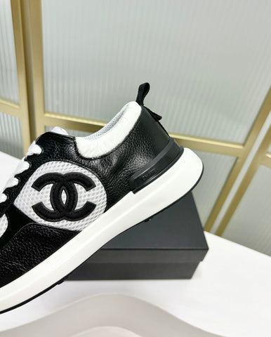 SNEAKER IN BLACK CALFSKIN AND GREY BREATHABLE MESH